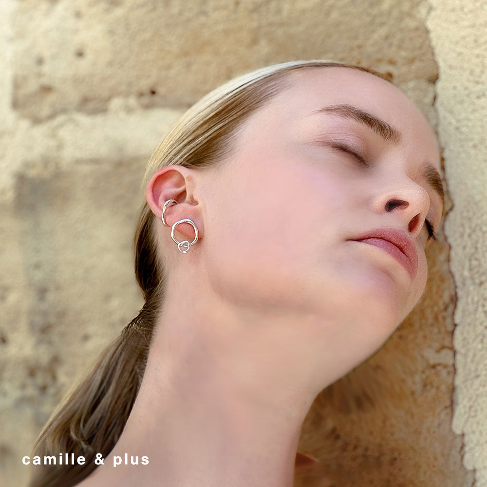 plus (プリュス)〈ピアス〉