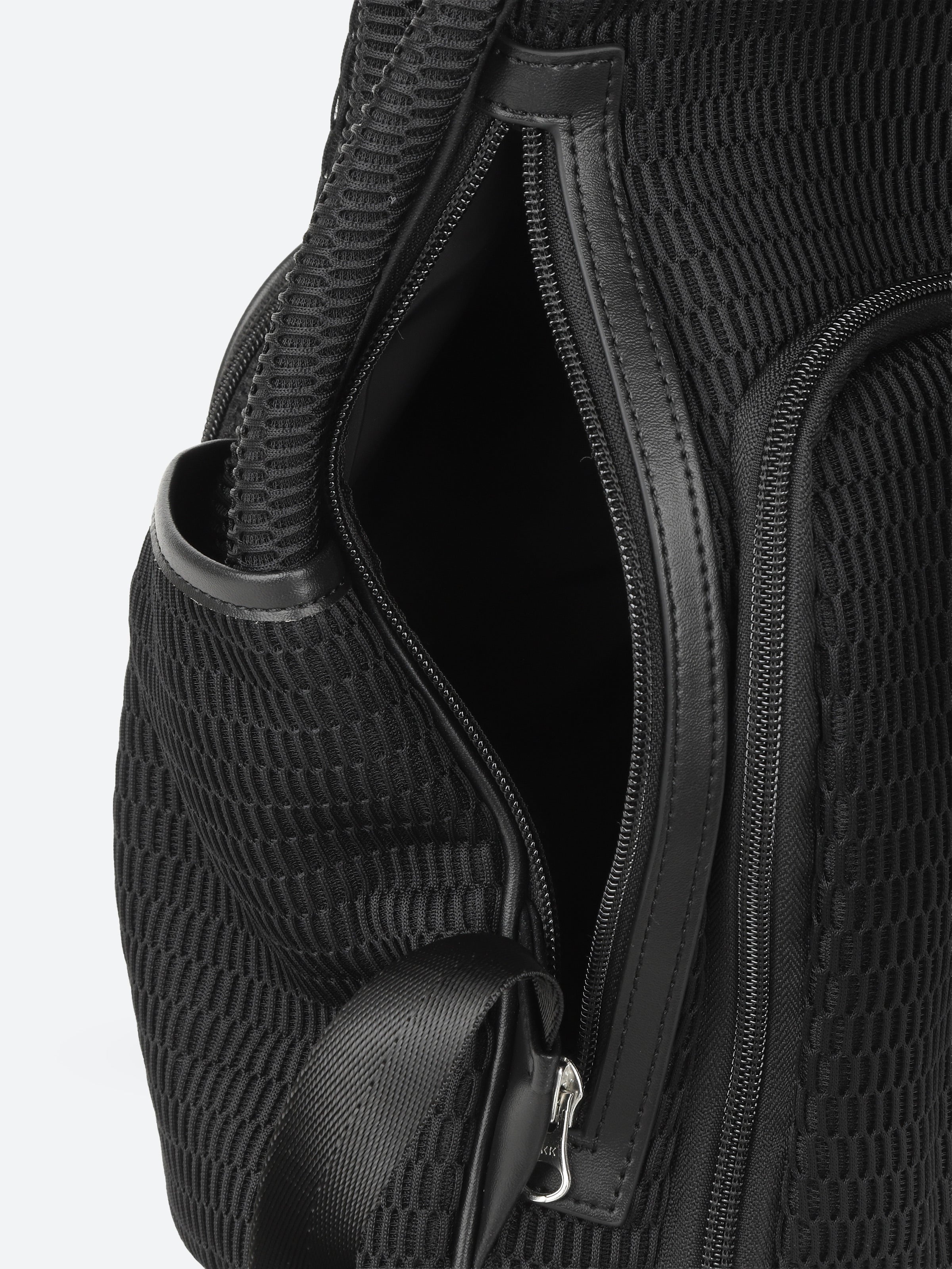 nest louvre parents
