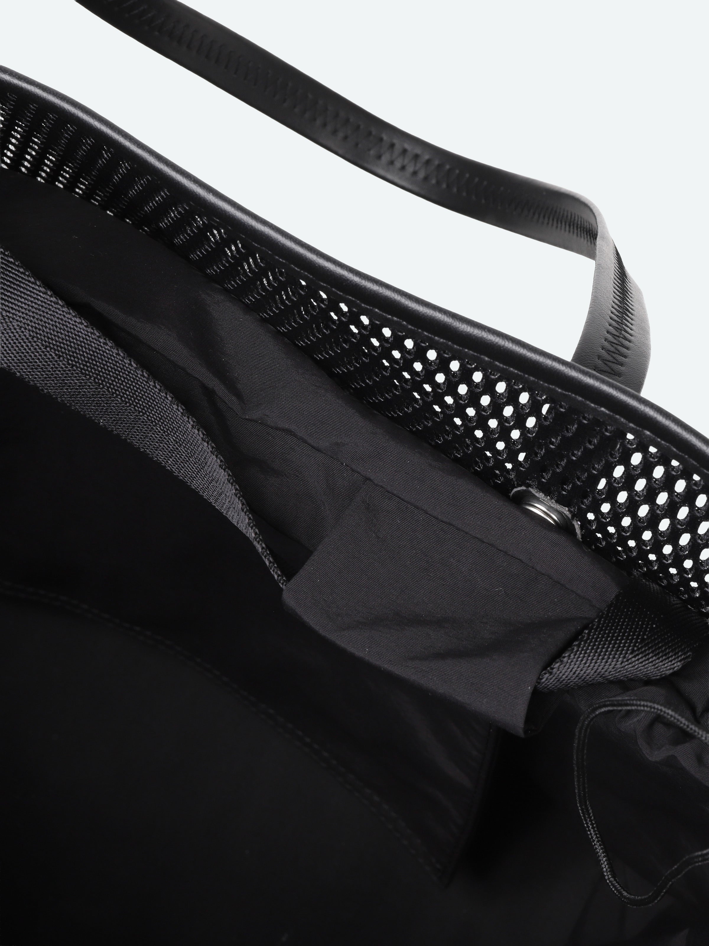 nest w bag