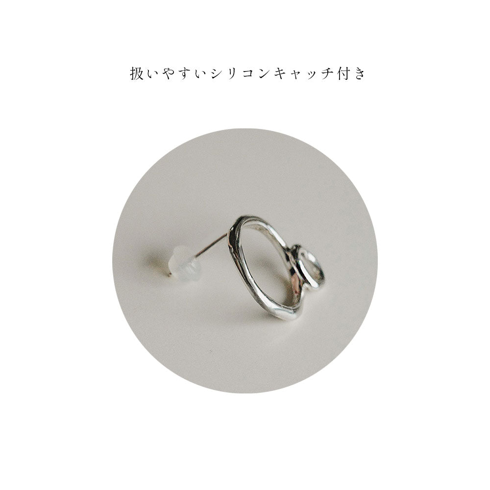 plus (プリュス)〈ピアス〉