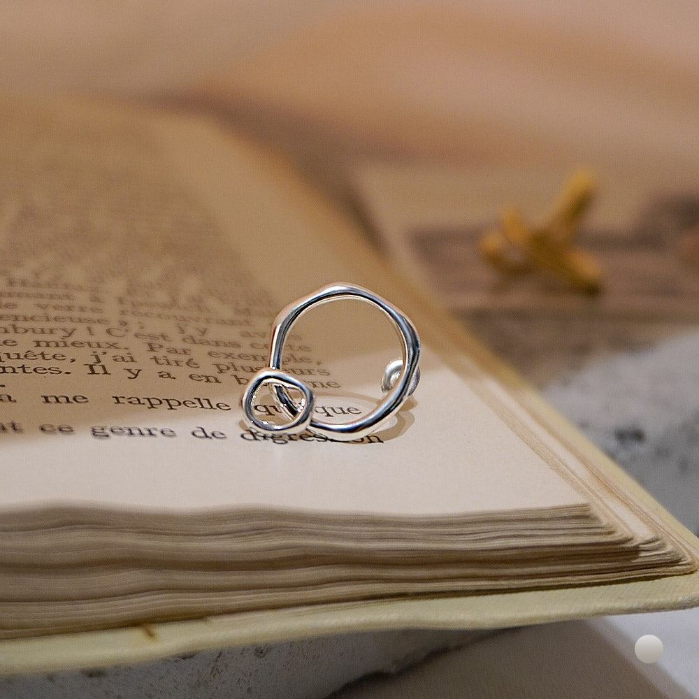 plus (プリュス)〈ピアス〉