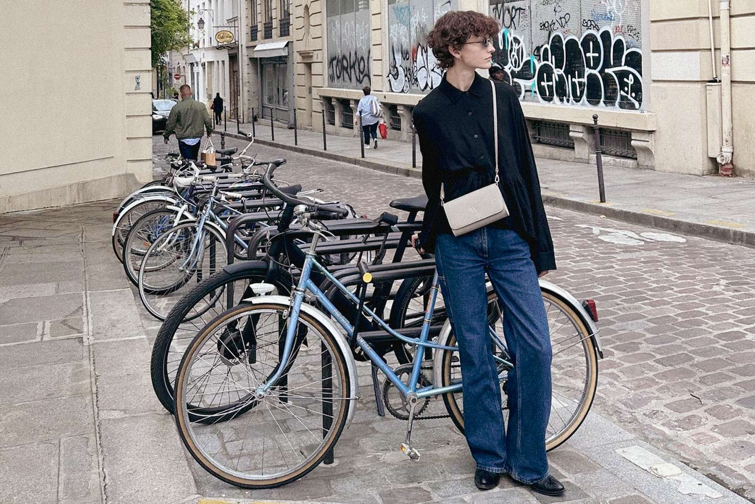 ミニマルファッションとは？大人女性のための基本と実践コーデガイド