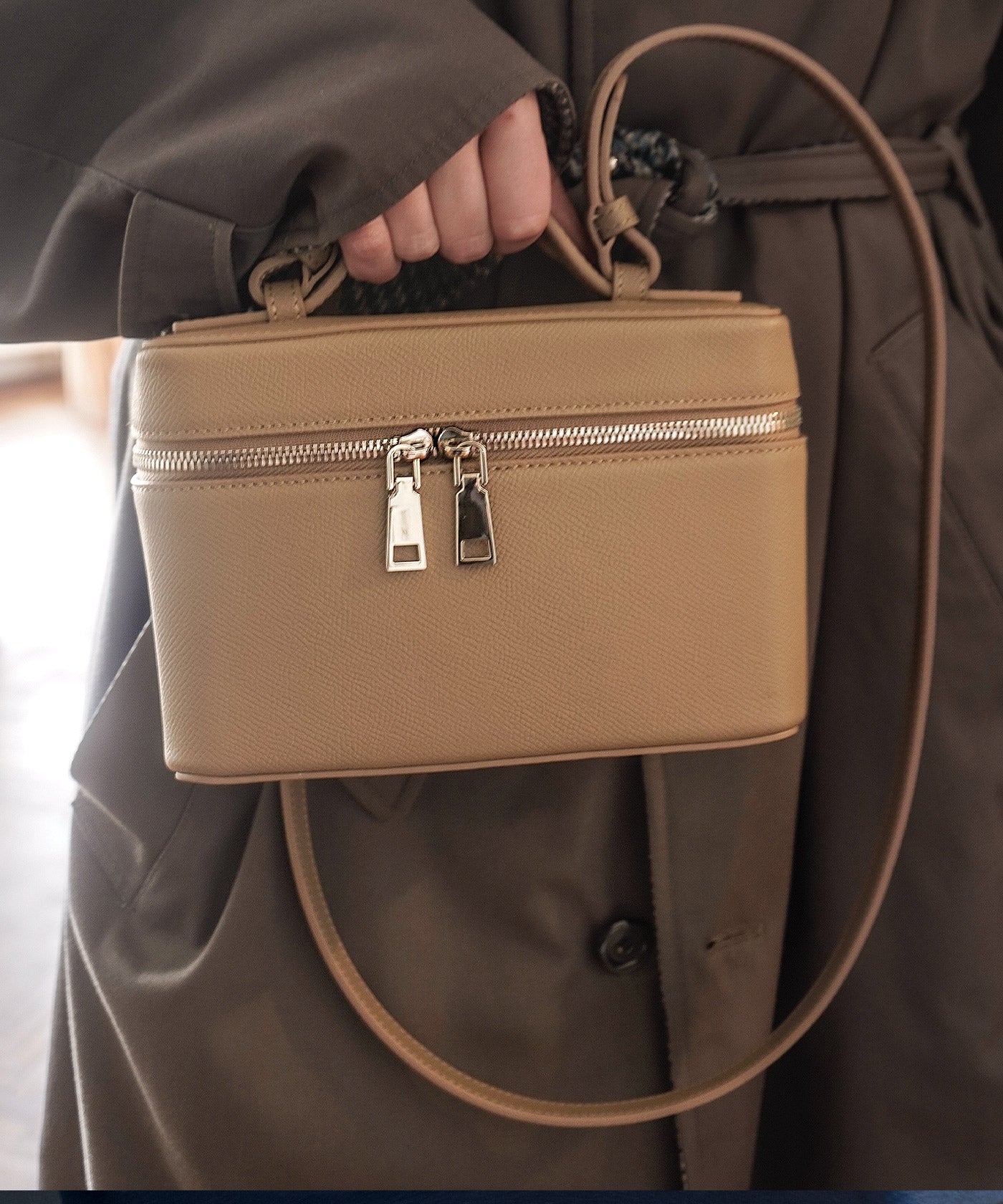 cléa(クレア) 本革バニティバッグ q bag paris 公式ショップ