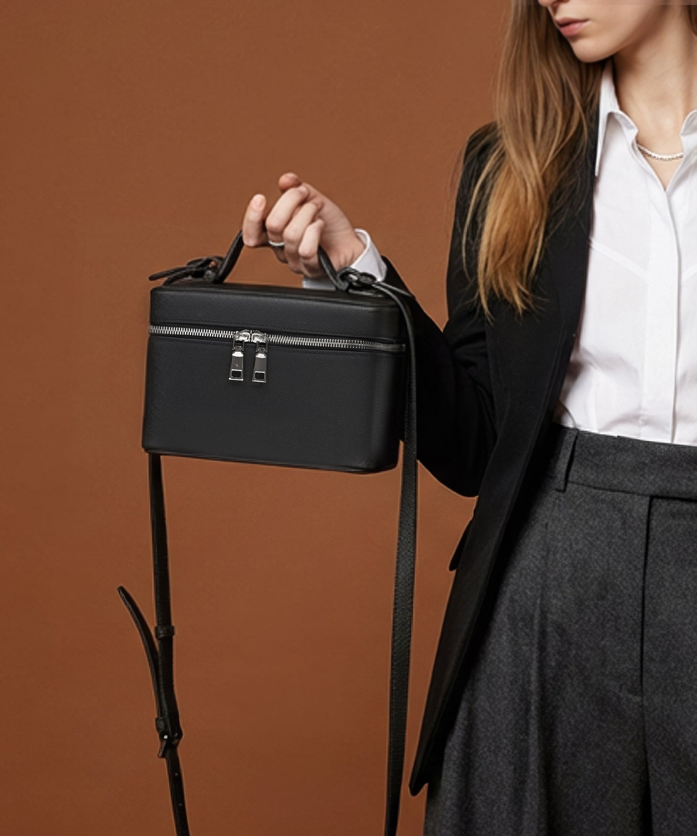 cléa(クレア) 本革バニティバッグ q bag paris 公式ショップ