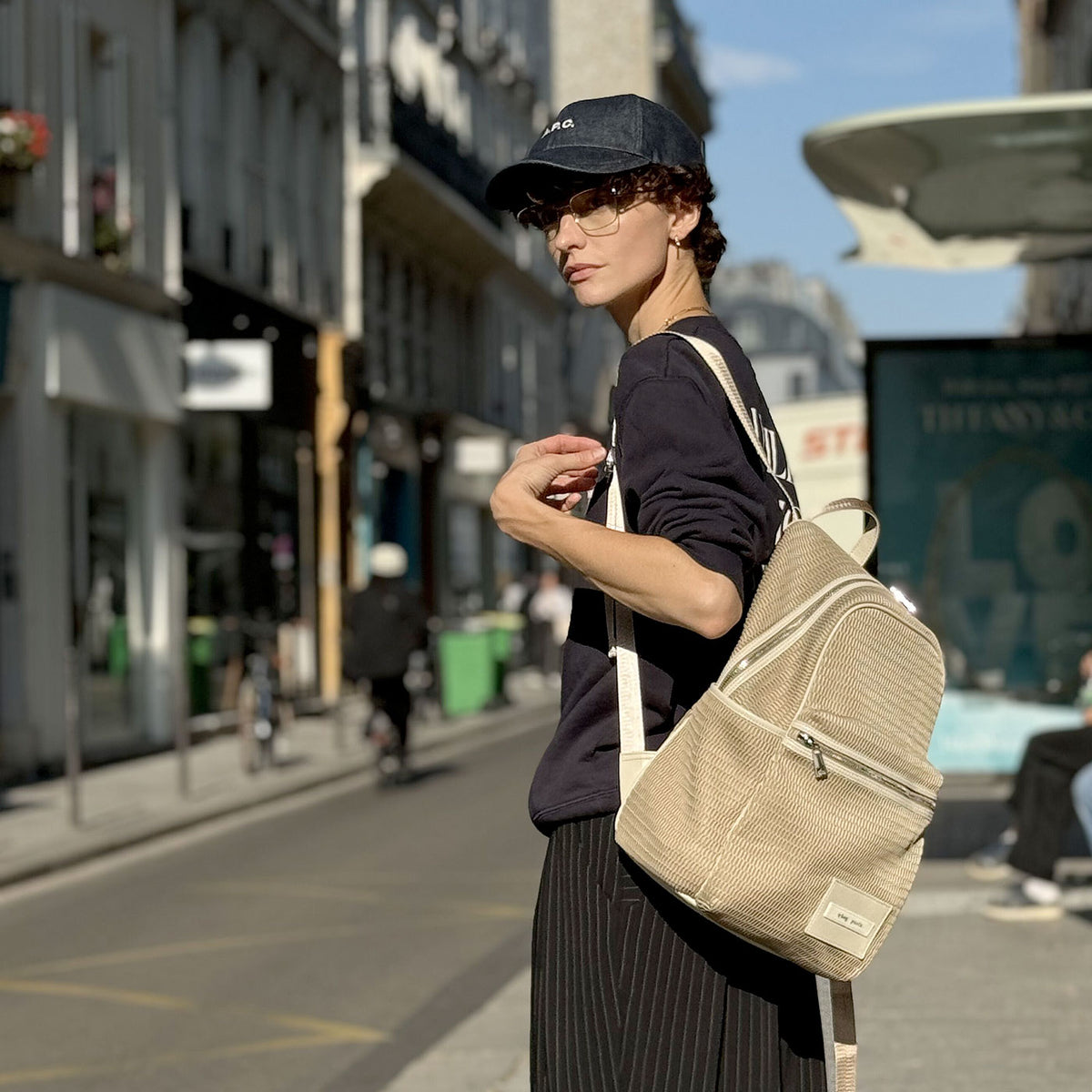 q bag paris nest louvre(ルーブル) リュック