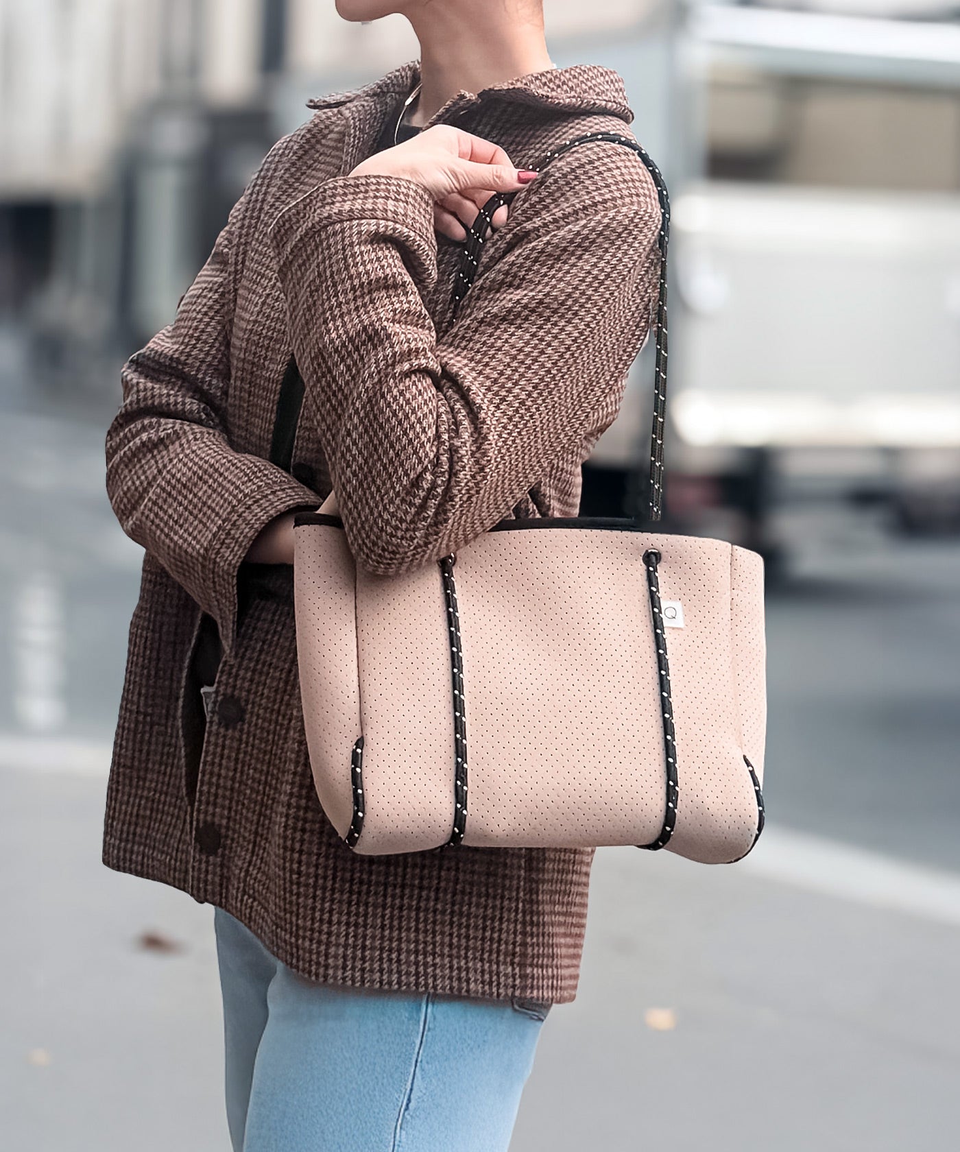 P.gqgq  Queen F305(本日まで) 🐰Miffy🐰 🌸AVAILABLE! CORDUROY SERIES 💵Cardcase reel $33