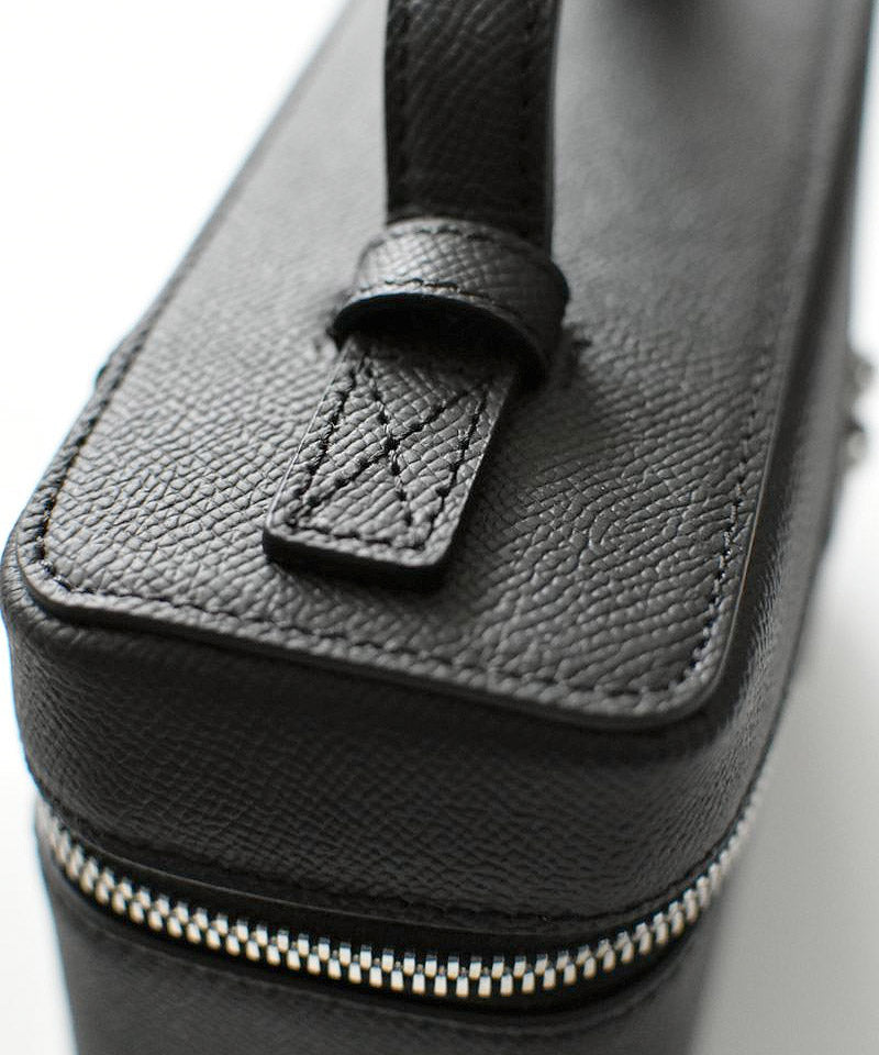 cléa(クレア) 本革バニティバッグ q bag paris 公式ショップ